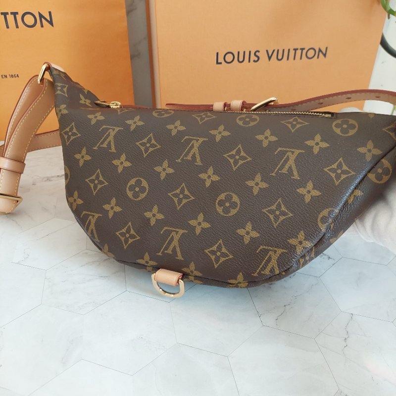 LV M43644 Bumbag🌈現品實拍 🌈Monogram老花字紋 腰包 斜背包 胸口包-14