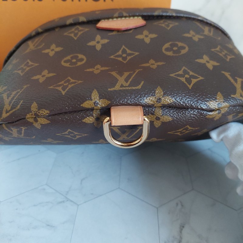 LV M43644 Bumbag🌈現品實拍 🌈Monogram老花字紋 腰包 斜背包 胸口包-27