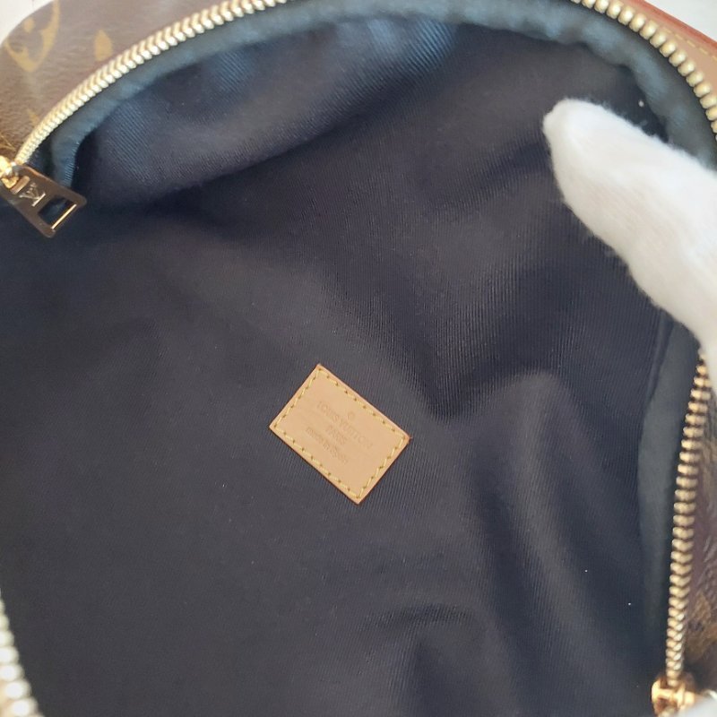 LV M43644 Bumbag🌈現品實拍 🌈Monogram老花字紋 腰包 斜背包 胸口包-35