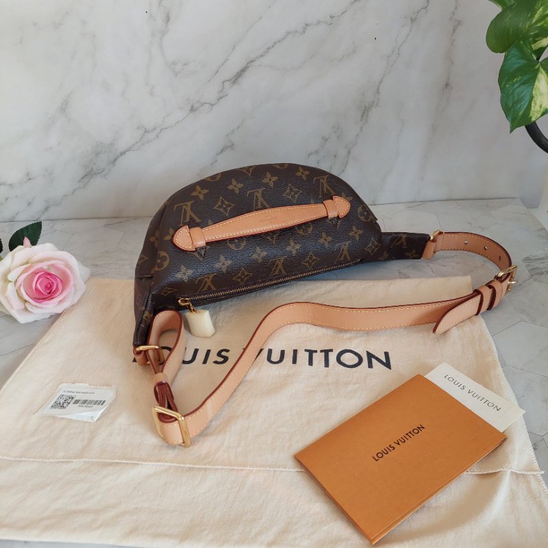 LV M43644 Bumbag🌈現品實拍 🌈Monogram老花字紋 腰包 斜背包 胸口包-46