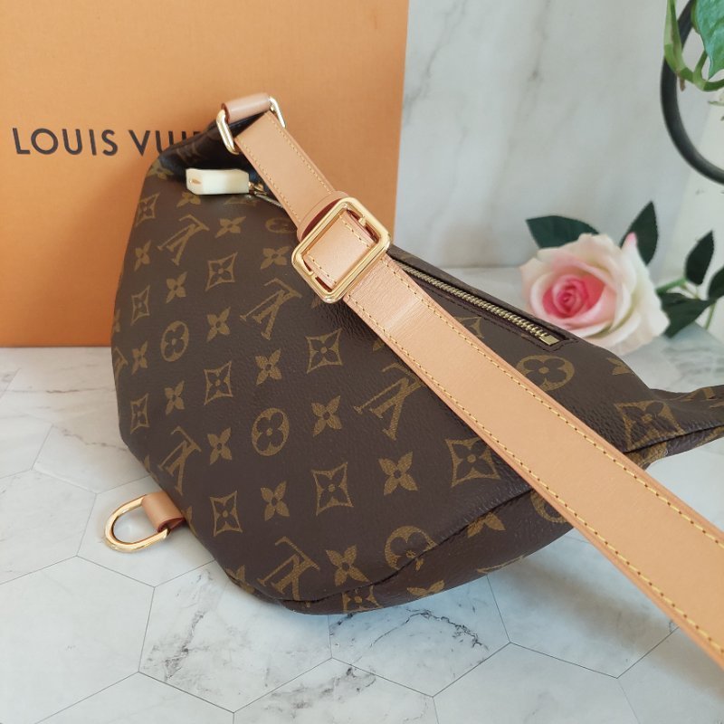 LV M43644 Bumbag🌈現品實拍 🌈Monogram老花字紋 腰包 斜背包 胸口包-48