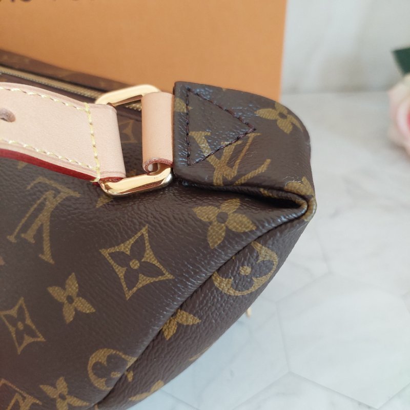 LV M43644 Bumbag🌈現品實拍 🌈Monogram老花字紋 腰包 斜背包 胸口包-50