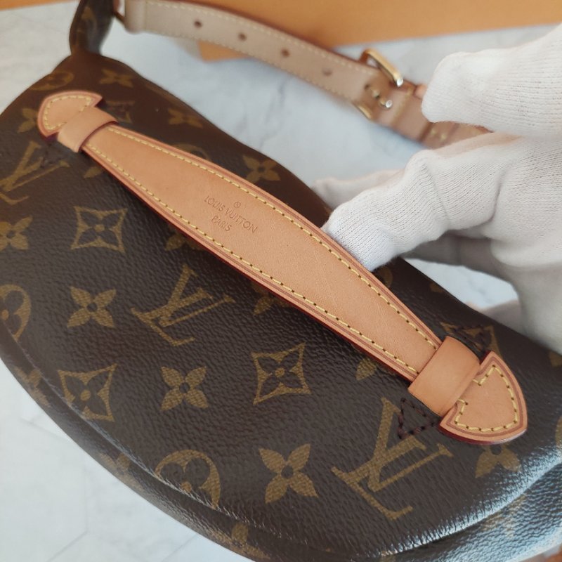 LV M43644 Bumbag🌈現品實拍 🌈Monogram老花字紋 腰包 斜背包 胸口包-71