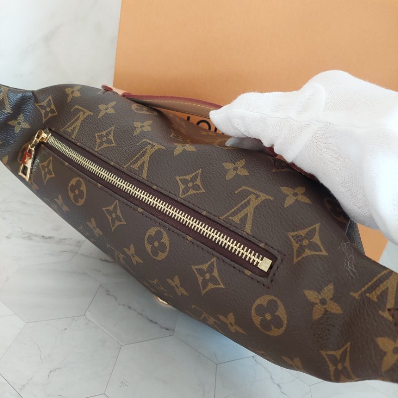 LV M43644 Bumbag🌈現品實拍 🌈Monogram老花字紋 腰包 斜背包 胸口包-79