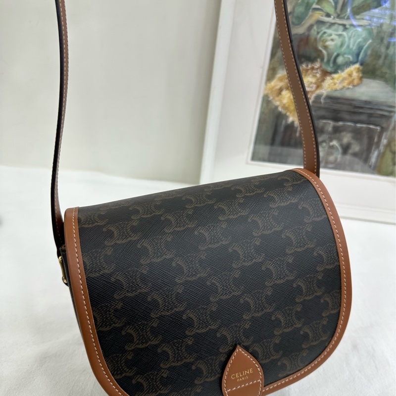 CELINE賽琳 Folco凱旋門老花拼棕色牛皮馬鞍斜背包 中號，編碼：22年-6