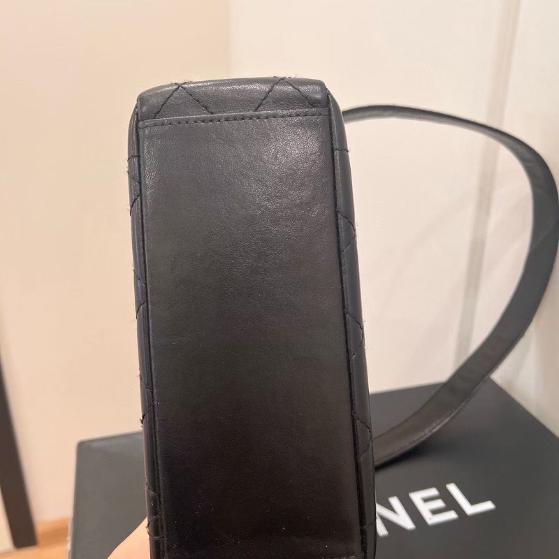 Chanel 中古黑金羊皮黛妃Kelly腋下包  98新配件塵袋-6