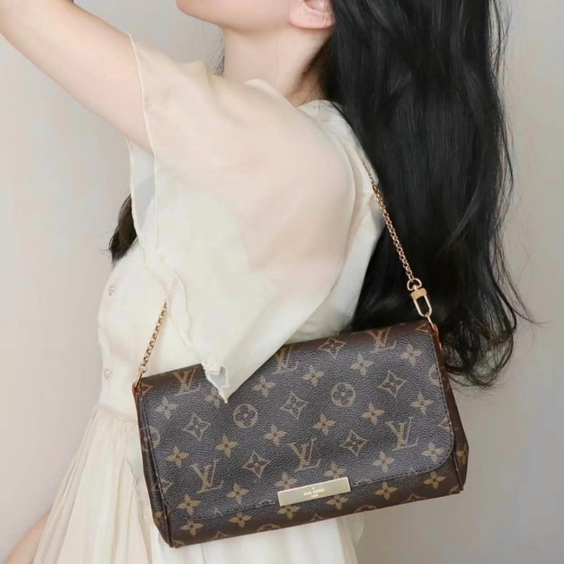 LV 經典老花M40718 🌈現品實拍 🌈 Favorite MM 經典花紋鍊條肩背包 斜背包~二手-9