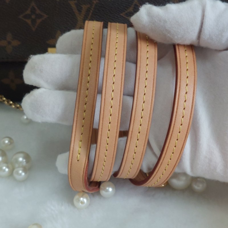 LV 經典老花M40718 🌈現品實拍 🌈 Favorite MM 經典花紋鍊條肩背包 斜背包~二手-18