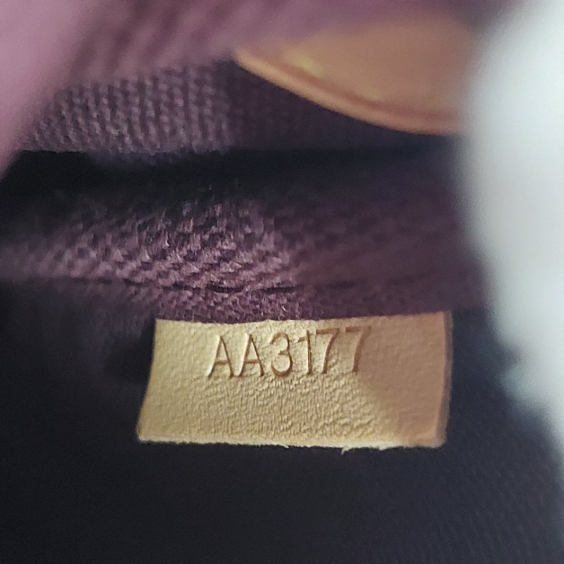 LV 經典老花M40718 🌈現品實拍 🌈 Favorite MM 經典花紋鍊條肩背包 斜背包~二手-47