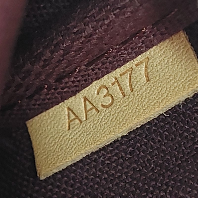 LV 經典老花M40718 🌈現品實拍 🌈 Favorite MM 經典花紋鍊條肩背包 斜背包~二手-48