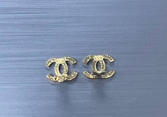 Chanel金方格logo夾式耳環-4