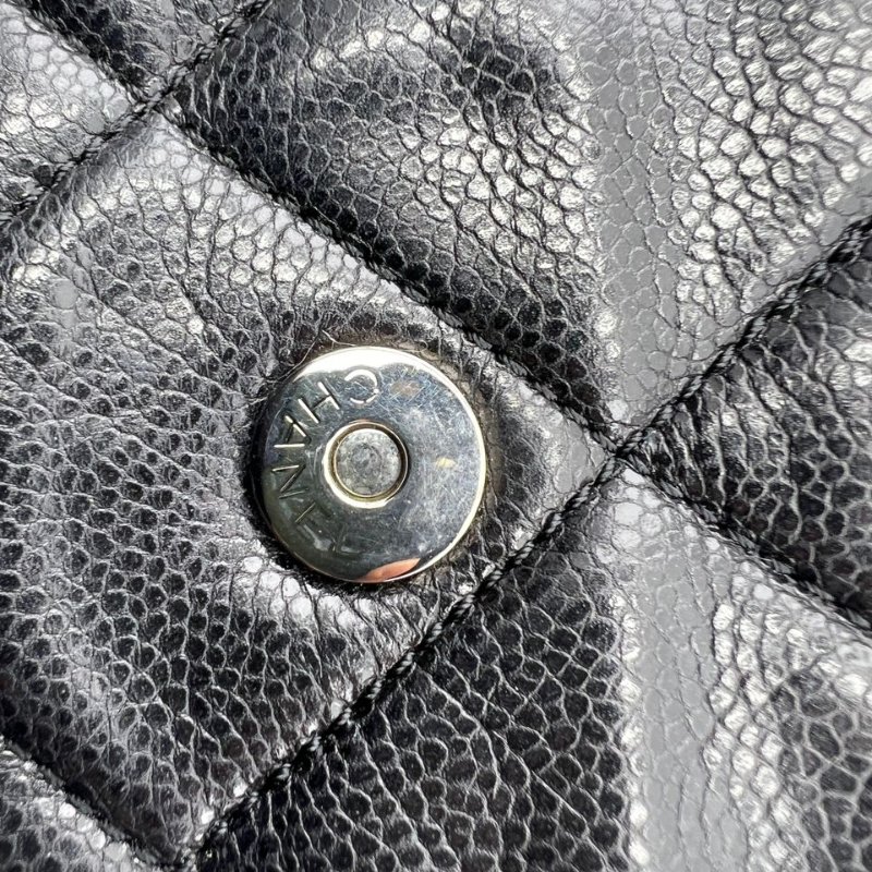 香奈兒 CF 魚子醬牛皮黑銀單肩斜背兩用包-24