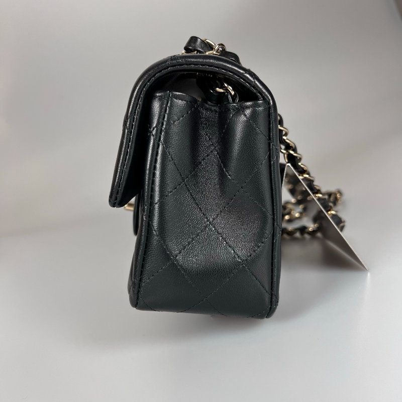 全新品 CHANEL A69900 黑羊皮淡金釦CF20-3
