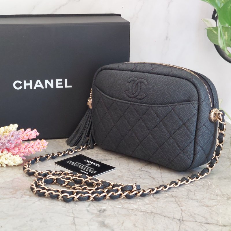 CHANEL(近新) 小牛皮及金色金屬 18B🌈現品實拍 🌈 Shoulder Bag金扣鏈帶肩背/斜背包-2