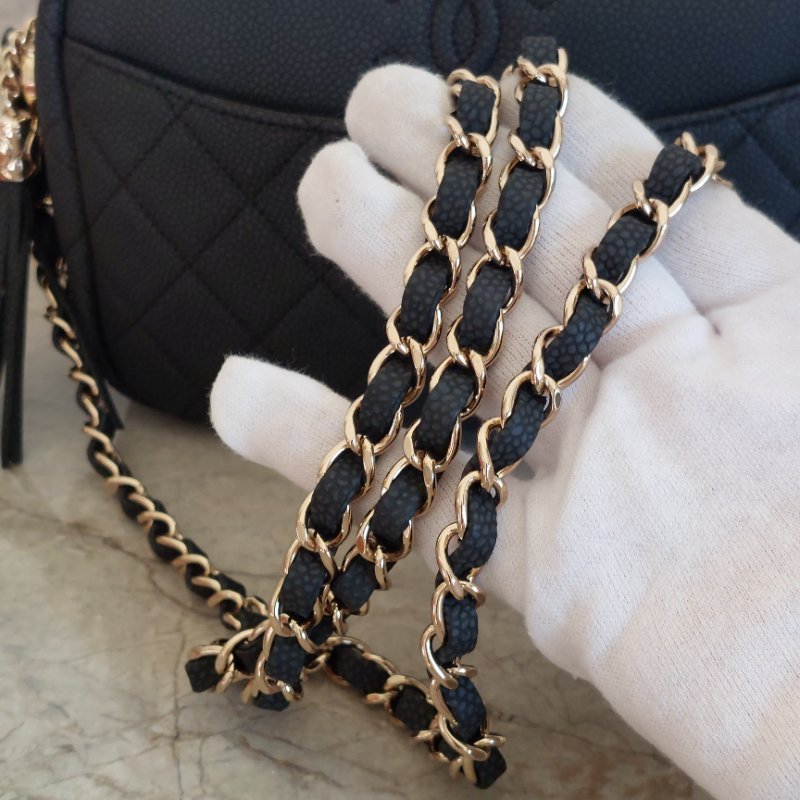 CHANEL(近新) 小牛皮及金色金屬 18B🌈現品實拍 🌈 Shoulder Bag金扣鏈帶肩背/斜背包-43