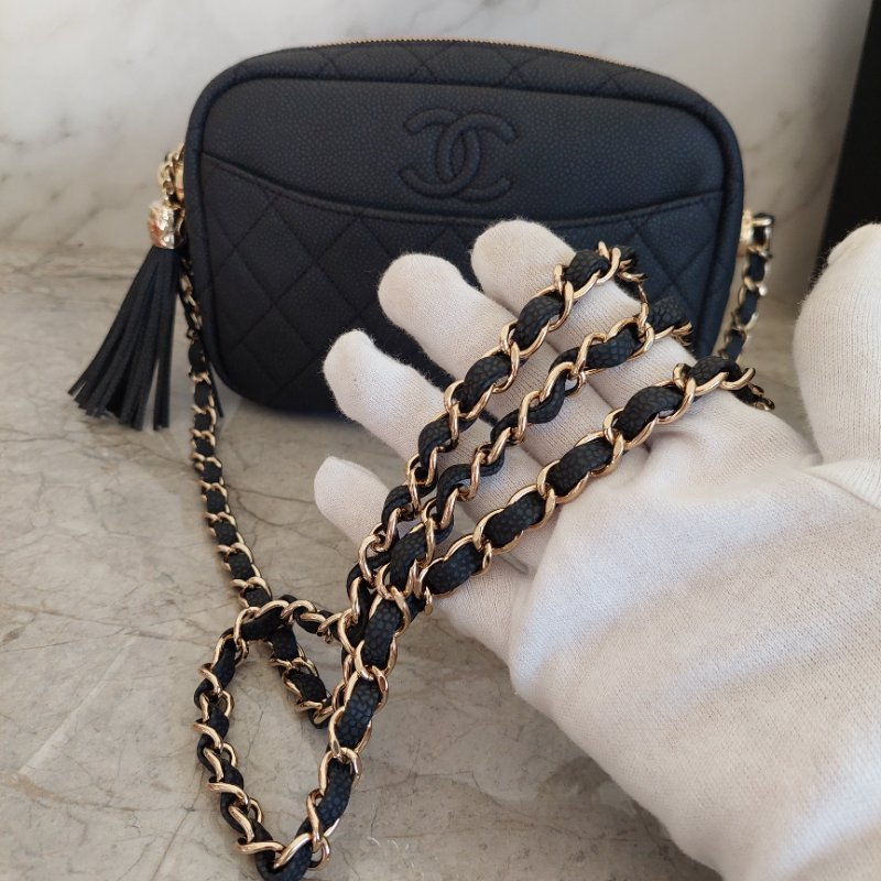 CHANEL(近新) 小牛皮及金色金屬 18B🌈現品實拍 🌈 Shoulder Bag金扣鏈帶肩背/斜背包-64