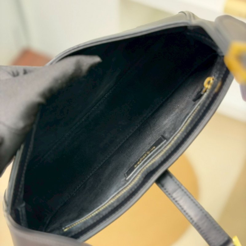 🏷YSL 聖羅蘭．LE 5 À 7 腋下包-16