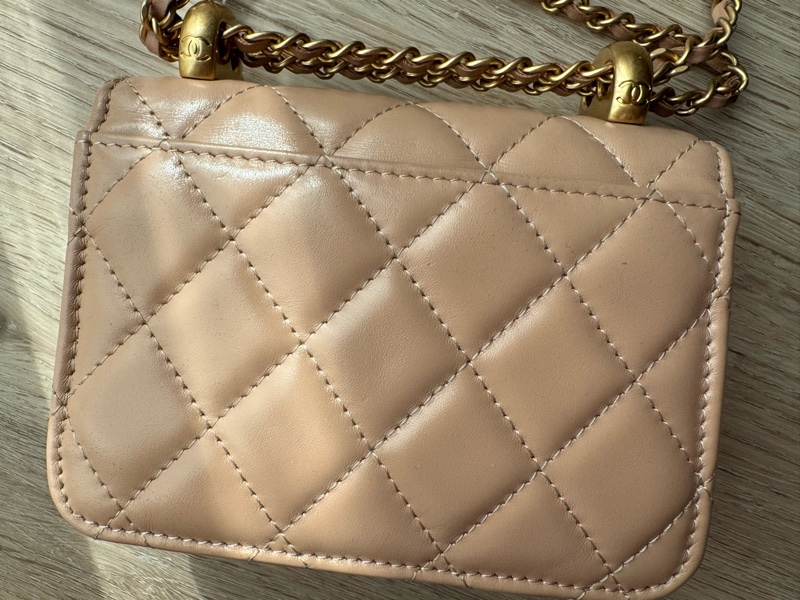 Chanel奶茶色雙金球卡包-8