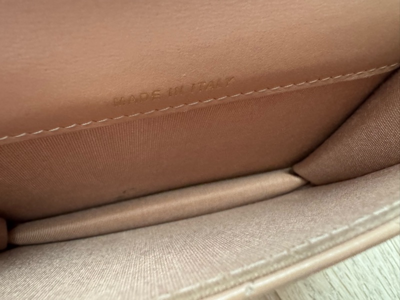 Chanel奶茶色雙金球卡包-13