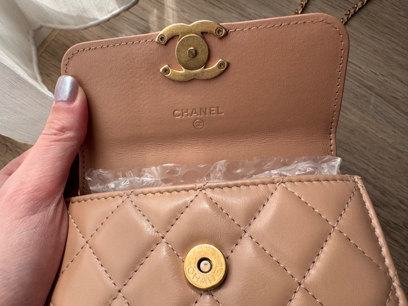 Chanel奶茶色雙金球卡包-17
