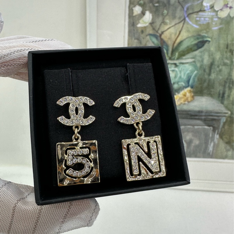 Chanel B22 雙C水鑽耳環 5N不對稱款 熱門款吊墜耳環 百搭不挑人-2