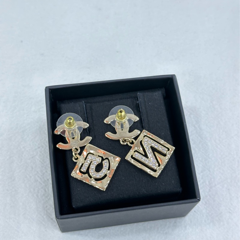 Chanel B22 雙C水鑽耳環 5N不對稱款 熱門款吊墜耳環 百搭不挑人-3