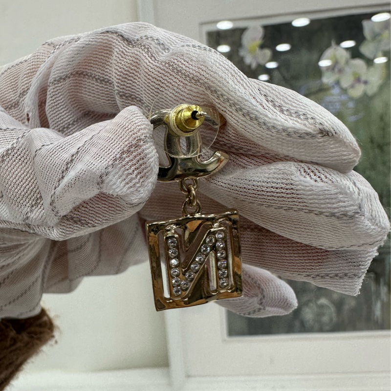 Chanel B22 雙C水鑽耳環 5N不對稱款 熱門款吊墜耳環 百搭不挑人-5