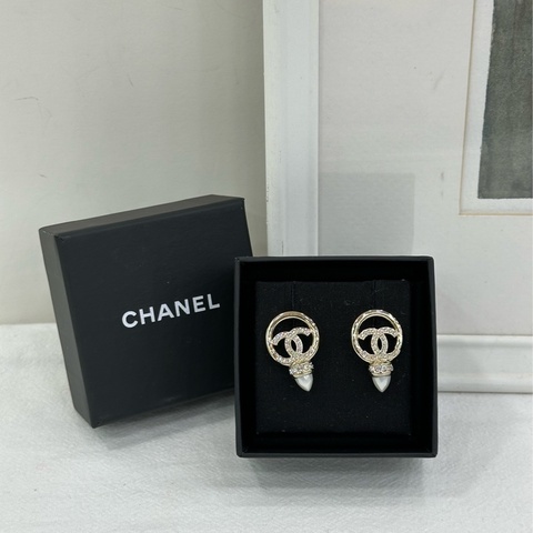 Chanel香奈兒子彈頭珍珠拼鑽環形滿鑽雙C金色