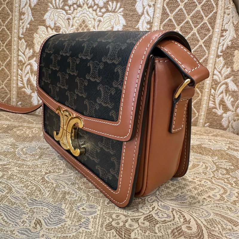 Celine PVC咖牛皮金釦Teen Triomphe下蓋斜背包 188882BZ4.04LU-3