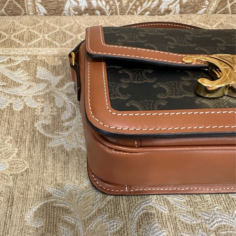 Celine PVC咖牛皮金釦Teen Triomphe下蓋斜背包 188882BZ4.04LU-5
