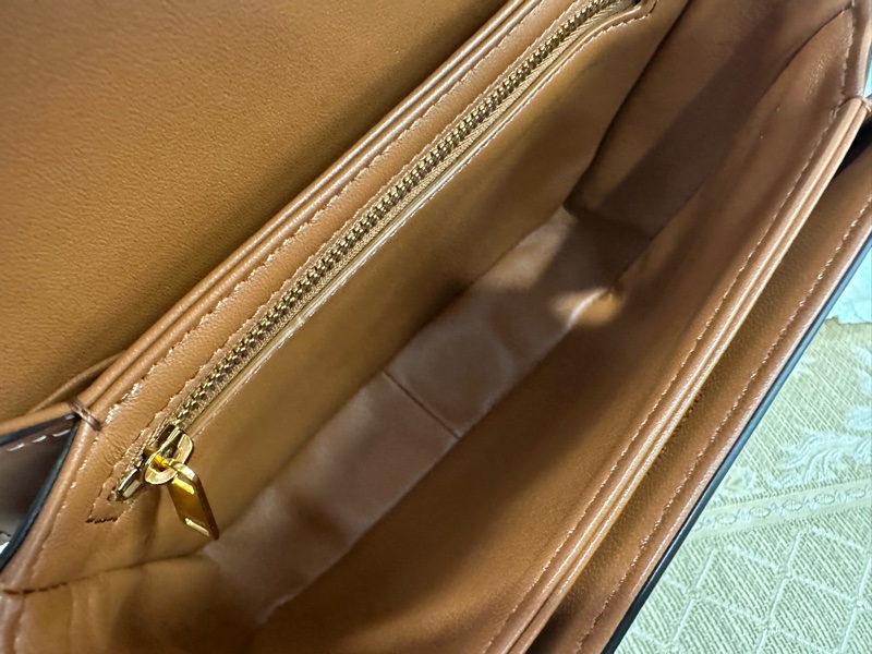 Celine PVC咖牛皮金釦Teen Triomphe下蓋斜背包 188882BZ4.04LU-7