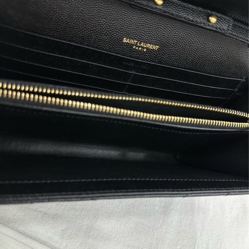 YSL聖羅蘭黑金信封包，經典荔枝紋牛皮，金色鏈條肩帶，單肩斜挎都可以，容量日常夠用-8