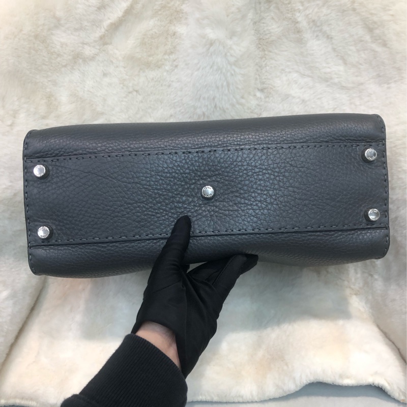 FENDI Peekaboo 灰色中號連絲帶 XC166-4