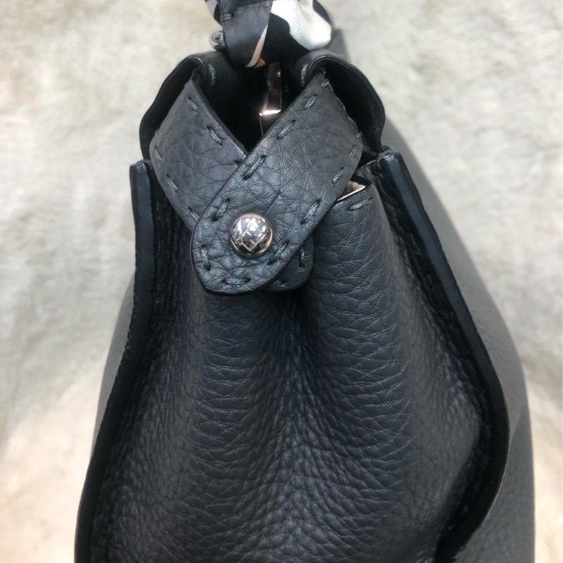 FENDI Peekaboo 灰色中號連絲帶 XC166-7