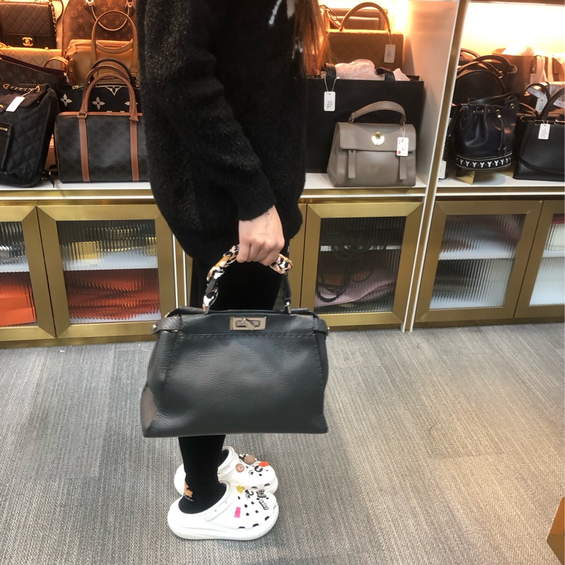 FENDI Peekaboo 灰色中號連絲帶 XC166-10