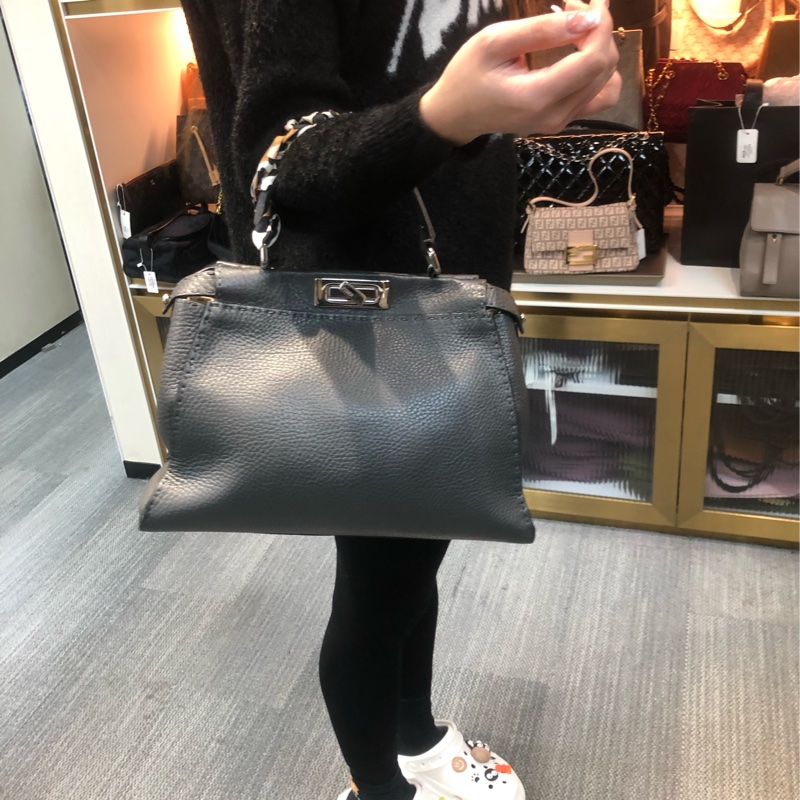 FENDI Peekaboo 灰色中號連絲帶 XC166-11