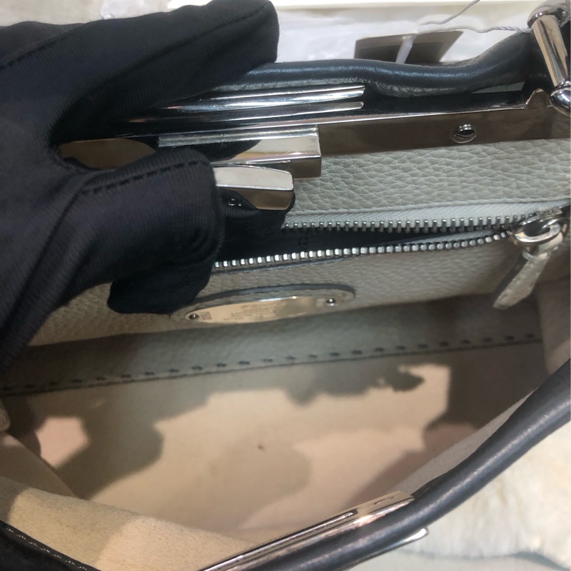 FENDI Peekaboo 灰色中號連絲帶 XC166-21