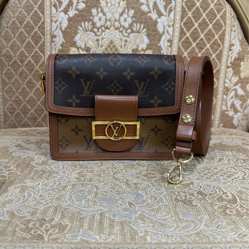 LV 雙色原花金釦Mini Dauphine肩斜背包M45959-0