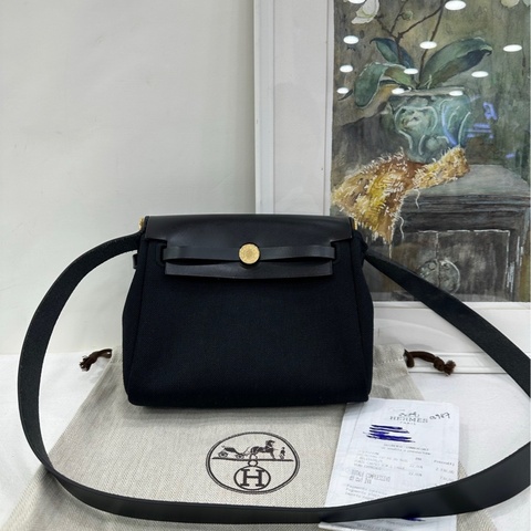 Hermes 愛馬仕mini herbag 黑色帆布銀扣，K刻 有購證