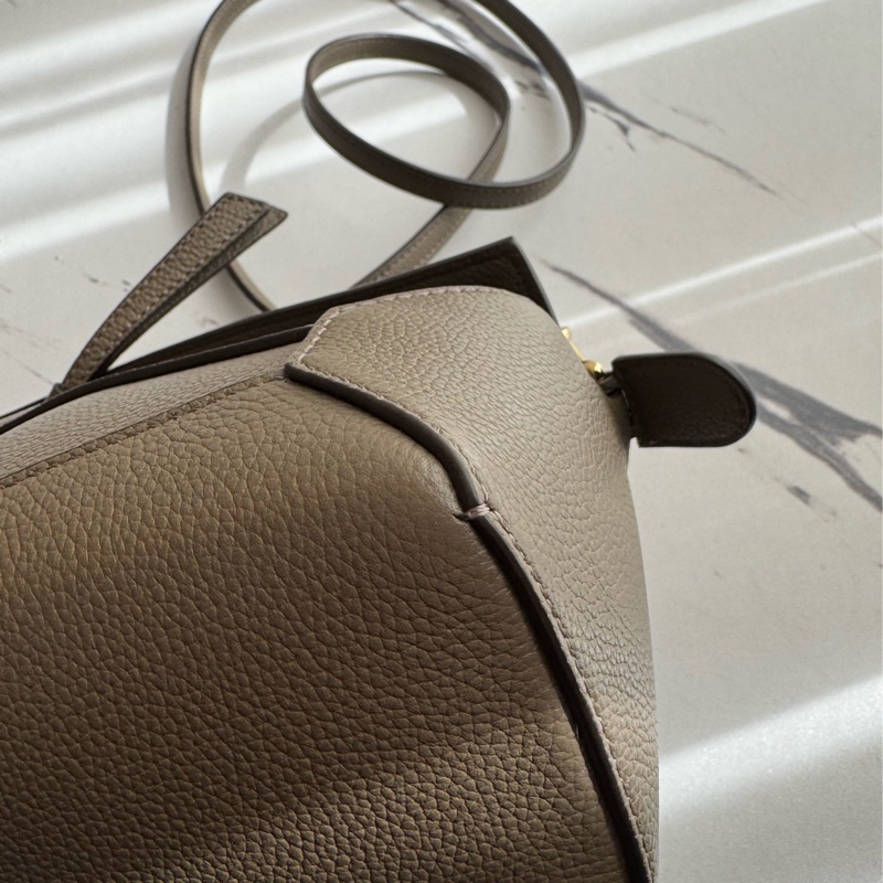 Loewe大象灰mini puzzle❤️手提、斜背兩用-7