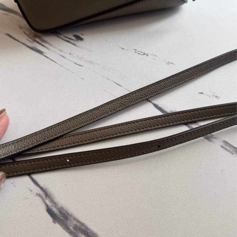 Loewe大象灰mini puzzle❤️手提、斜背兩用-31