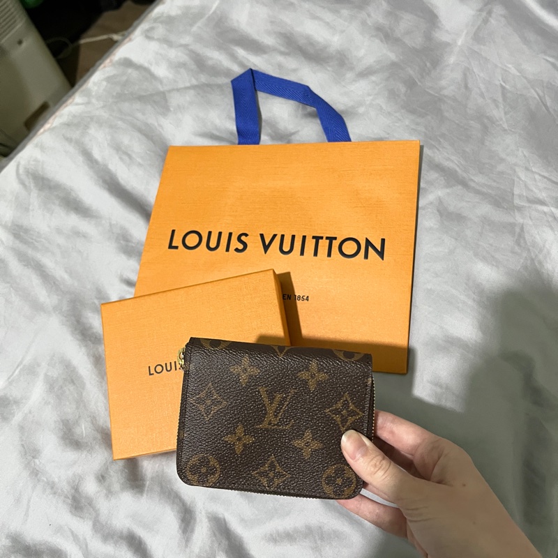 LV全新經典拉鍊短夾-1