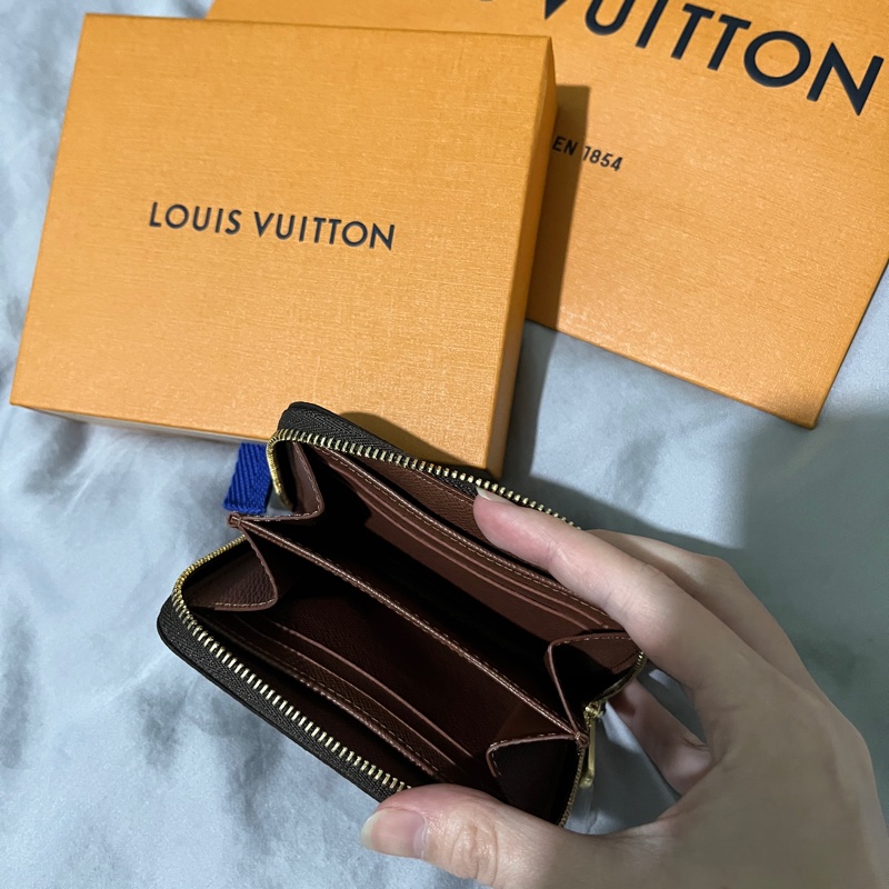 LV全新經典拉鍊短夾-2