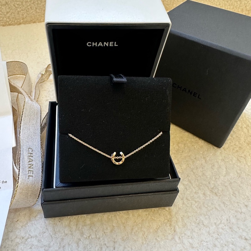 全新未使用 CHANEL Coco 手鏈女款，米金色金屬質感，精緻百搭，2023春夏款18K金，貨號J12303-0