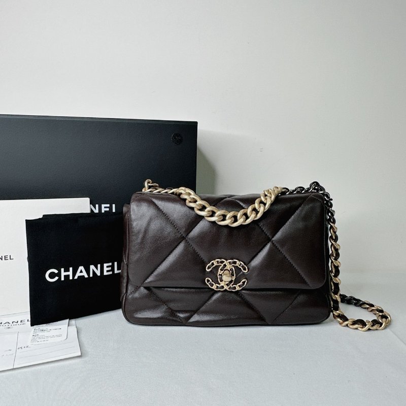 CHANEL 巧克力色19鏈帶包-1