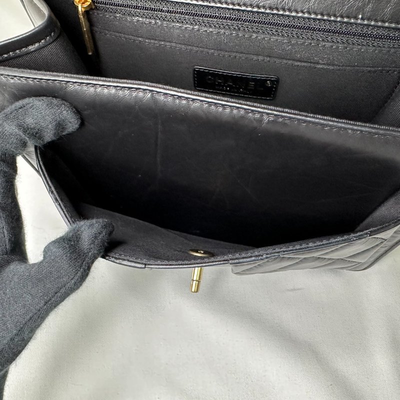 CHANEL 23S黑金豆腐小書包-9