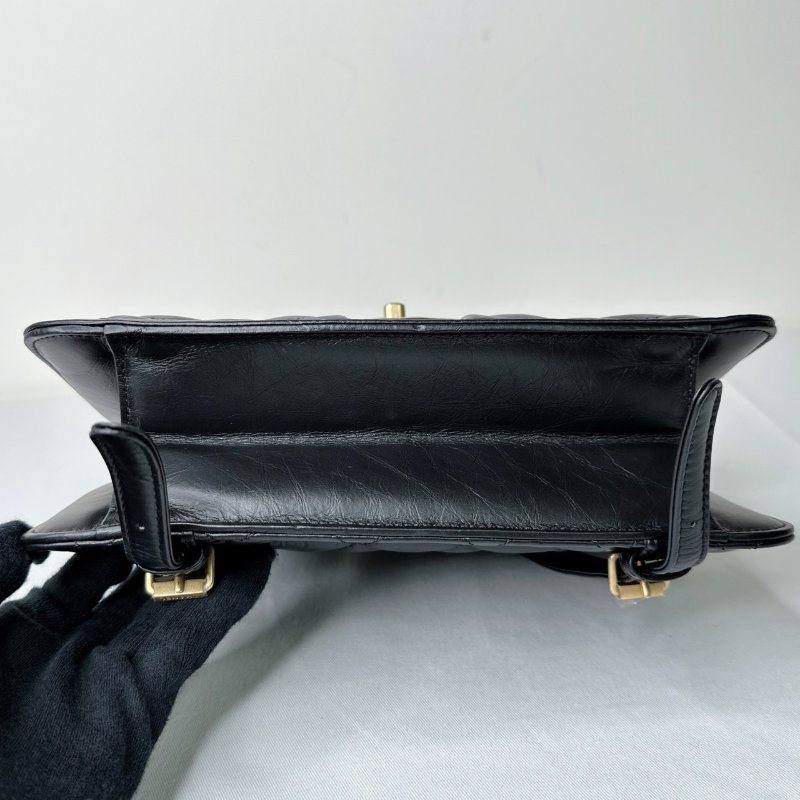 CHANEL 23S黑金豆腐小書包-11