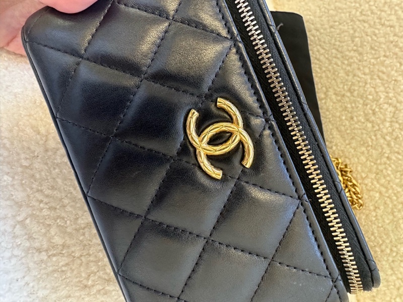 CHANEL黑金長盒子化妝包,小號,附防塵袋+芯片。真皮材質,經典黑金菱格紋,金-6