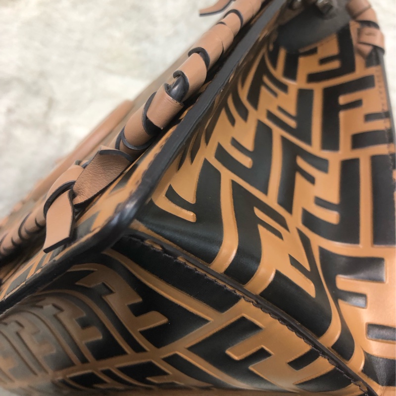 FENDI KAN I 中號 ZUCCA壓花 2Way (限量走秀款)XC168-4