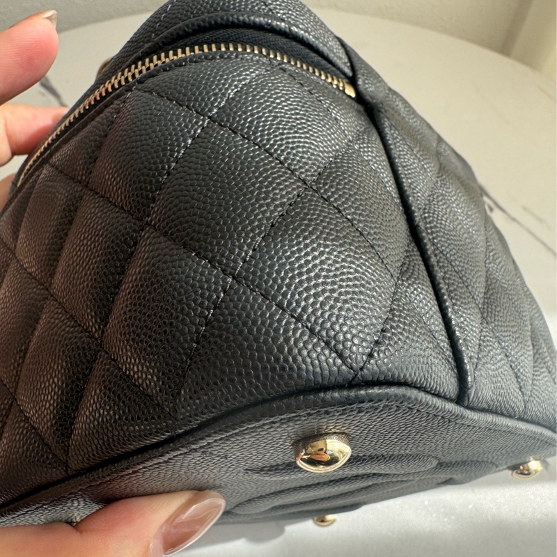 chanel AS3171黑荔枝淡金雙C方型化妝箱包-6